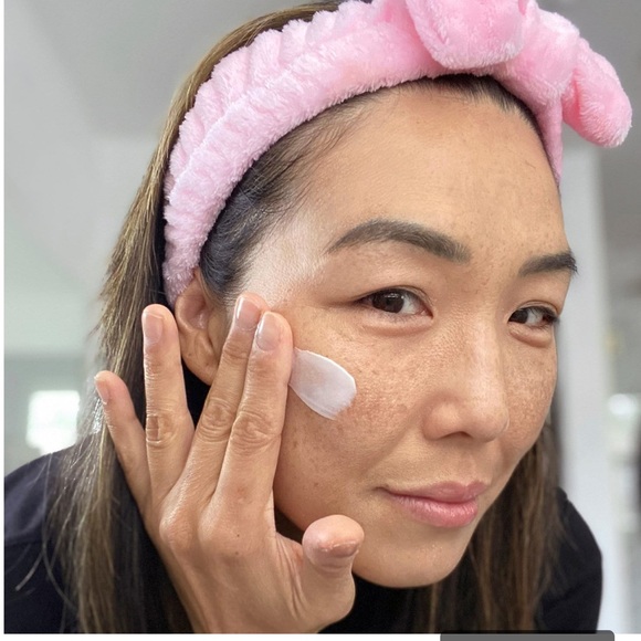 NEW FULL SIZE MOISTURE SURGE OVERNIGHT MASK 100 ml - Picture 5 of 7